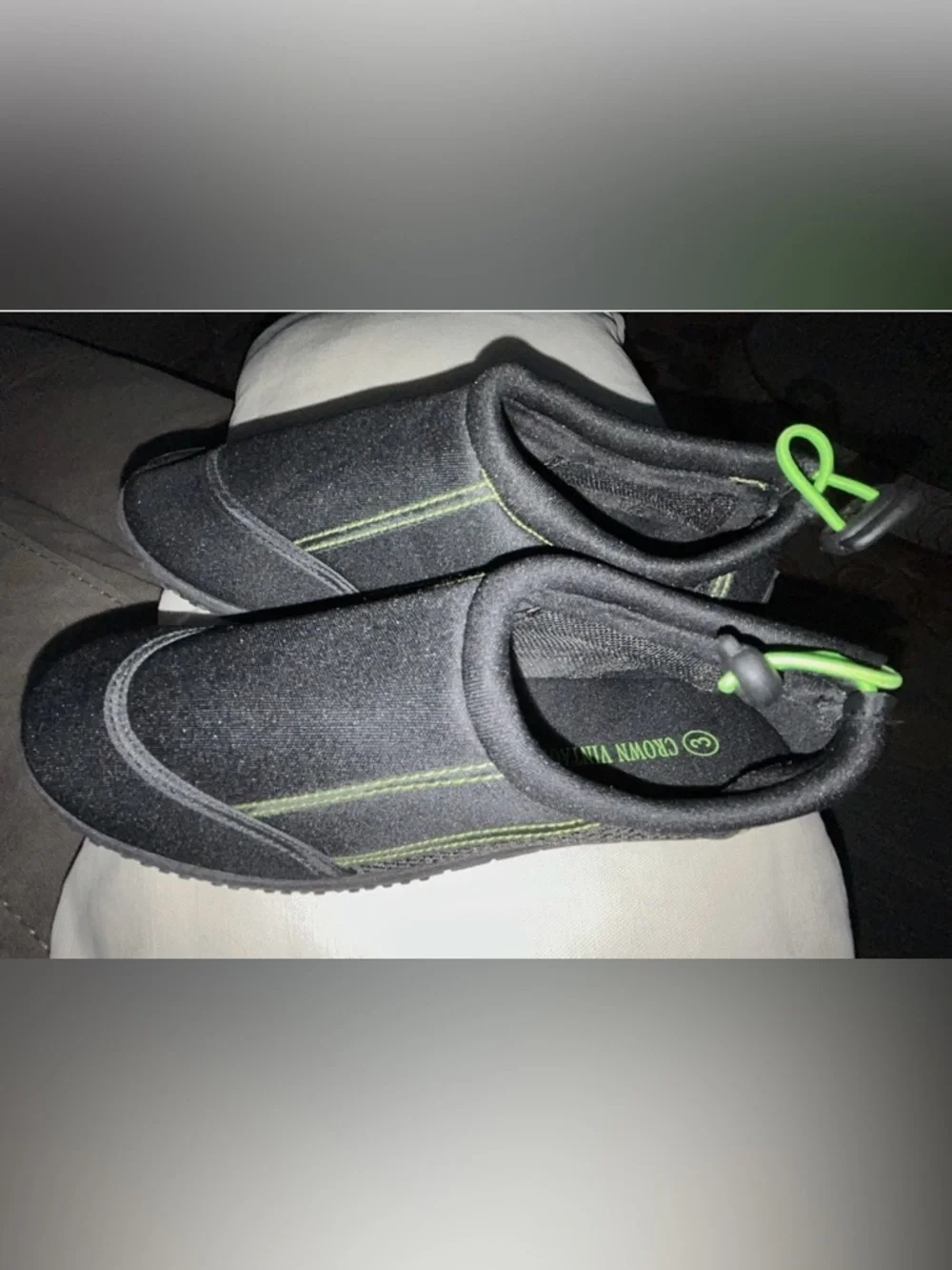 Crown Vintage Youth Poseidon Black Water Swim Shoes With Green Accents Size 3